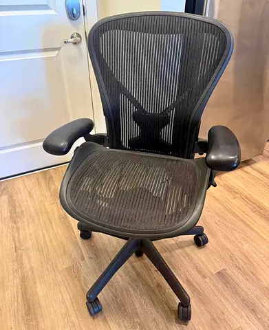 For selling Herman miller Areon chair size B and C available
