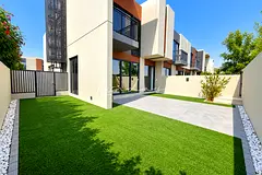 Close to Amenities| vacant | Single Row | L-Garden