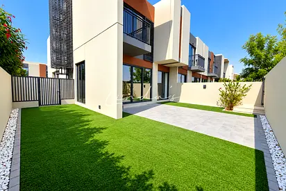 Close to Amenities| vacant | Single Row | L-Garden