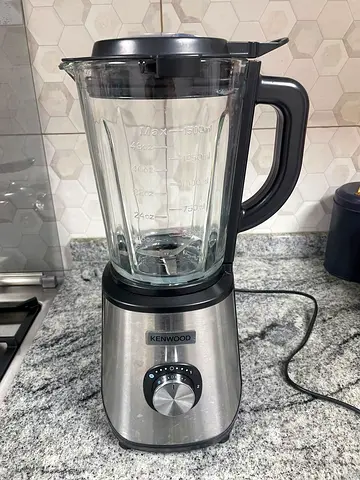 Kenwood glass jug blender - 1.5L, stainless base, Excellent condition-Light Use - Full Set Included