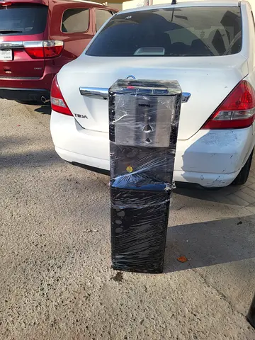 Bottom load water dispenser