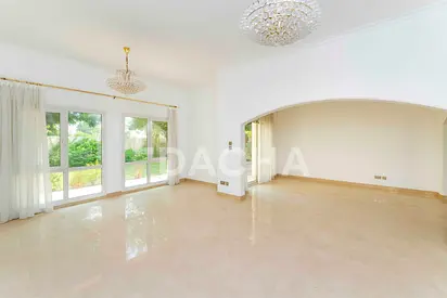Large Plot | Family Home | VOT