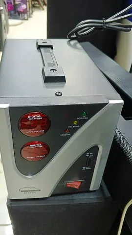SilverCloud Voltage Converter Stabilizer 2000VA 1200W, Black