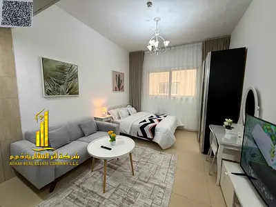 🏡 أفخم وأرقى استوديو للإيجار الشهري في أبراج الياسمين مقابل سيتي سنتر – الجرف 2✨ 🔹 استوديو واسع مفروش بالكامل بفرش جديد وأنيق 🔹 موقع حيوي في أبراج
