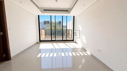 4BR/Vacant/Un Furnished/Close to School & Mall