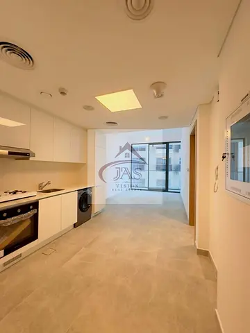 High Floor | Multiple Cheques | Ready to Move In