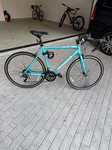 Lightweight teal road bike, good condition — ready to ride ( flat front tire) ( bought for 2k)