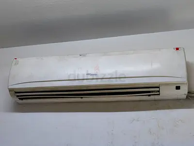 Used wall-mounted split air conditioner indoor unit (needs cleaning)
