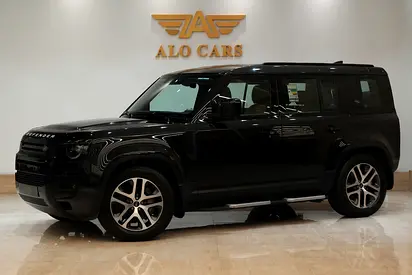 2023 Land Rover Defender 110 SE P300 / Warranty and Service Contract / GCC Specs