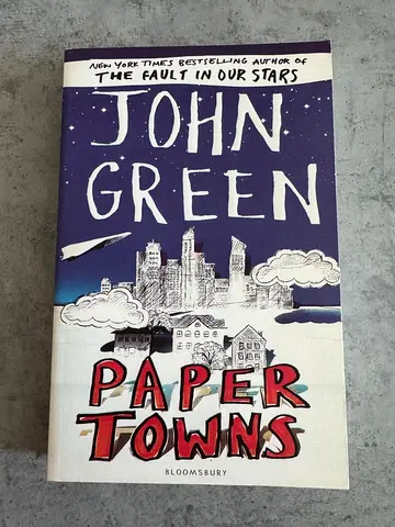 Paper Towns by John Green - Paperback book
