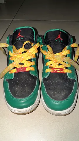 Air Jordan 1 Low SE "Malachite" (RARE)