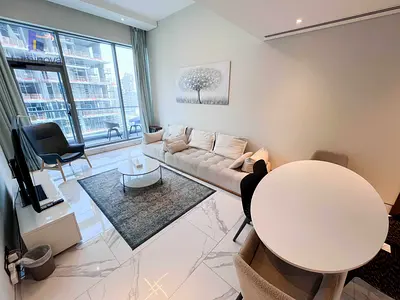 Elegant & Stylish | Canal View | Refined Livin