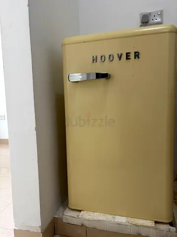 Hoover 123 Liters Single Door Retro Style Refrigerator | Compact Size Free Standing Fridge (Cream)