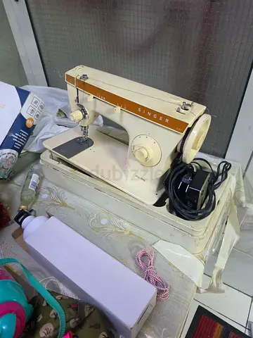 Electric Sewing Machine with Case