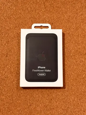 Apple Magsafe FineWoven Wallet - Black