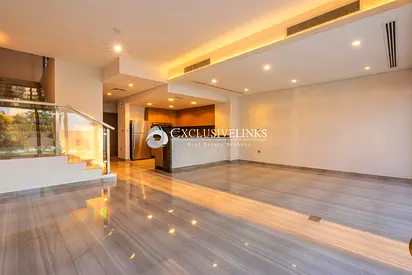 Spacious | Single Row | Landscaped Garden