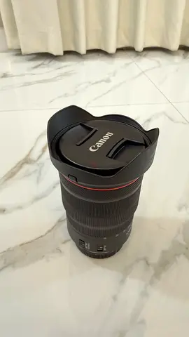 Canon RF series 15-35mm f/2.8 L (with hood and caps) - excellent condition