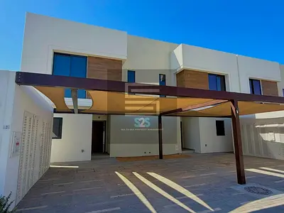VACANT ON DEC 25 | SINGLE ROW | 2-BR+MAID TOWNHOME
