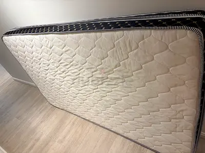 Used twin-size mattress 6 months old in great condition