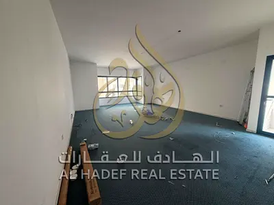راحة عائلتك تبدأ من هنا | شقة غرفتين وصالة في المجاز 3 | خزائن حائط مدمجة | موقع حيوي قريب من الخدمات