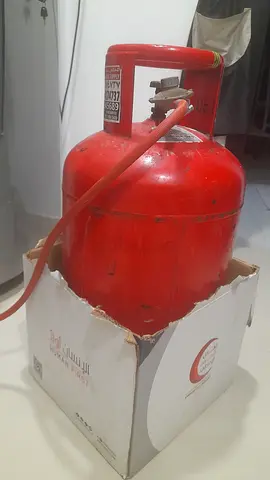 أسطوانة غاز حمراء حجم كبير 20 كيلو (50 رطل) فارغة / Empty Red Large Gas Cylinder 50 lbs