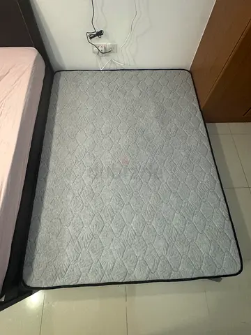 Danube Queen Size Mattress 1 month old