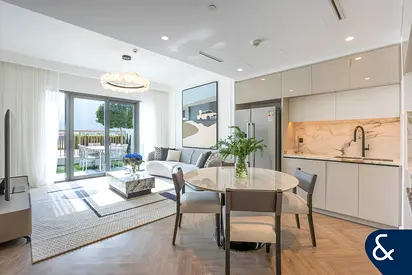Waterfront Duplex | Private garden | Upgraded