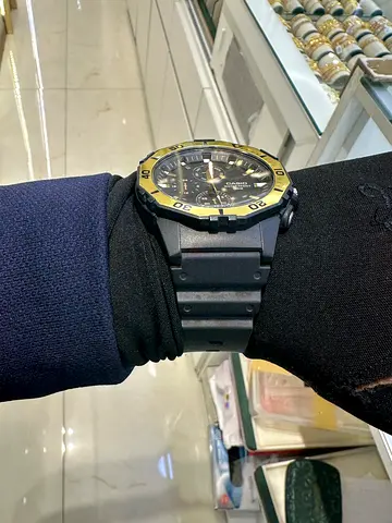 Black and Gold Sport Men's Watch with Rubber Strap