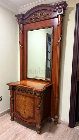 Classic Wooden Dressing With Mirror