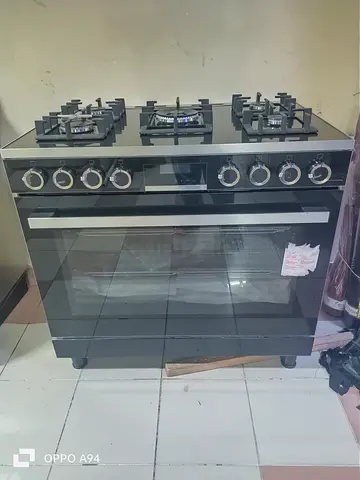 Bosch Series 8 Freestanding 5-Burner Gas Cooker with Large Oven - Good Condition