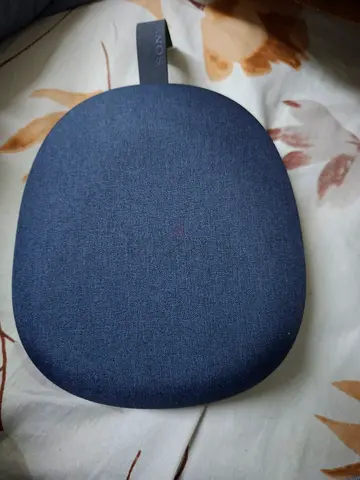 Sony portable wireless speaker in blue fabric - good condition