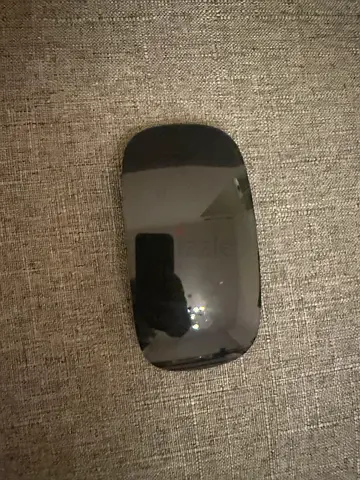 Apple magic mouse black and keyboard Arabic and English