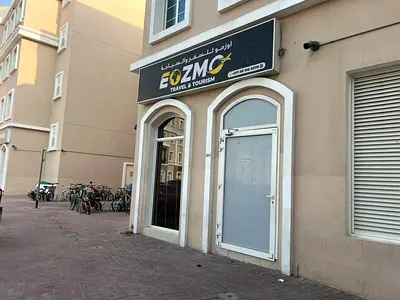 for sale direct from owner vacant shop france cluster size 463 sqf @530k