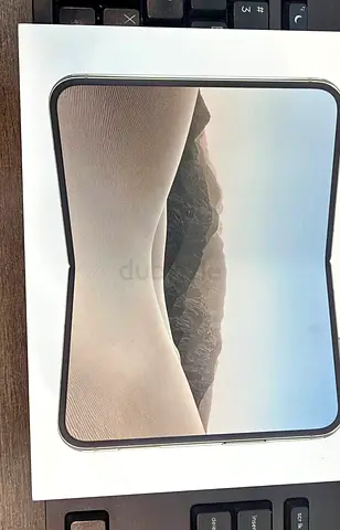 iPhone duo - Star white available