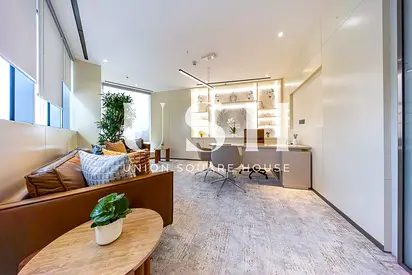 Furnished & Upgraded / Terrace Access / 3 Parkings