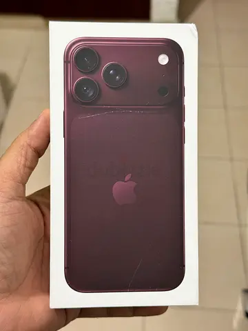 iPhone 18 pro max 2 tb Burgandy color