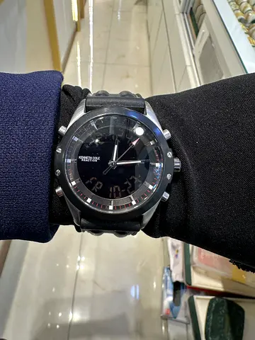 Men's black analog-digital sport wristwatch, good working condition