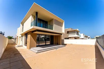 Landscaped | Quiet street | Close to Amenities