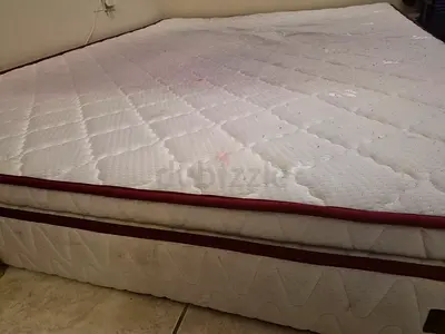 Mattress queen size danube