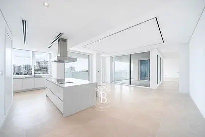 Luxury | Large Layout | Vacant