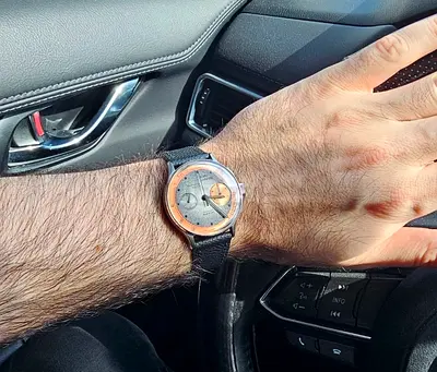 Studio Underd0g 03 Series Salmon dial