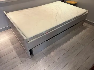Single bed with mattress