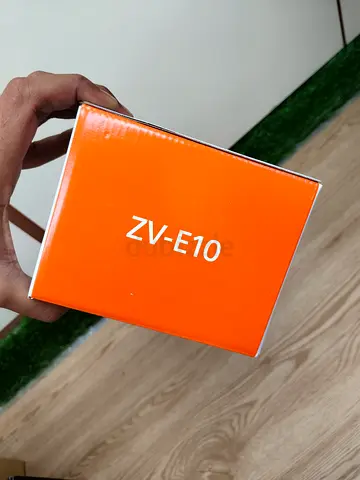 Sony ZV-E10 Mirrorless Camera with 16-50mm Lens