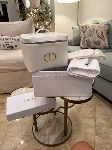 Dl0r Platinum Reward Vanity Case set (Brandnew)