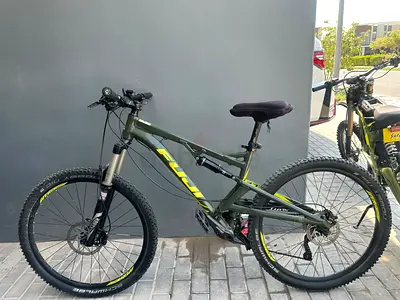 Fuji Reveal 1.1 27.5 Mountain Bike - Like New
