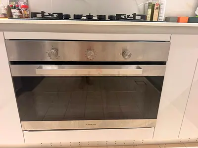 Ariston built in gas oven