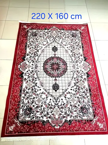 URGENT....Classic Persian-style Area Rug 220 x 160 cm - Red & Ivory