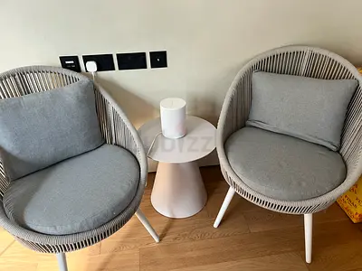 Lounge chairs with table