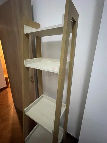 Wooden 4-Shelf Rectangular Bookcase in Good Condition