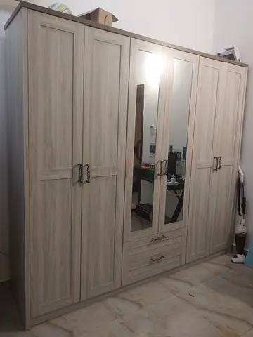 6 door home box wardrobe 1400 aed